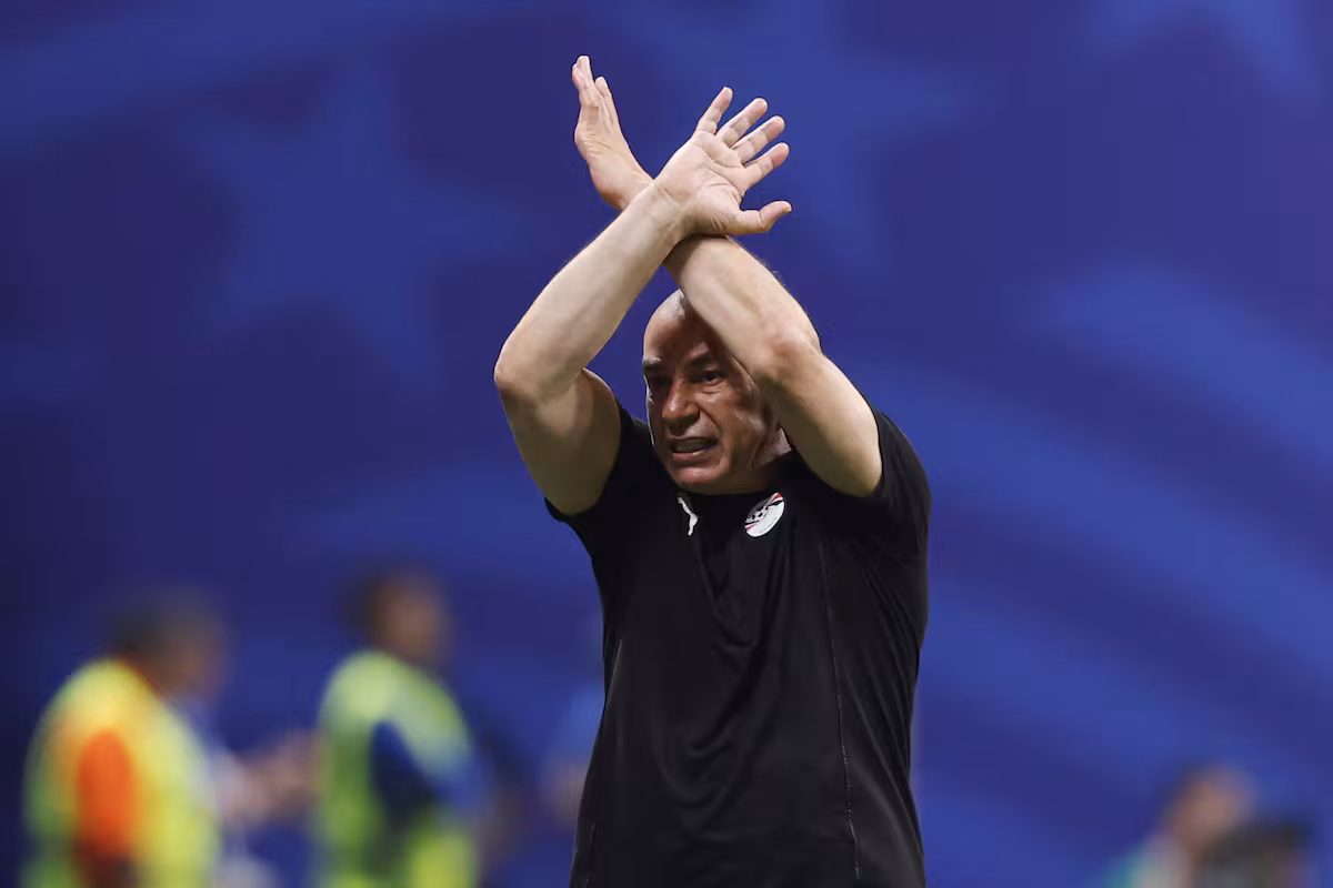 La FIFA sancionó al DT de Egipto y a dos integrantes del equipo tras la derrota ante Argentina